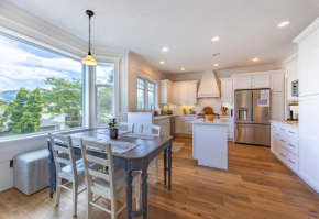 American Foursquare Craftsman Spacious and Light 4285